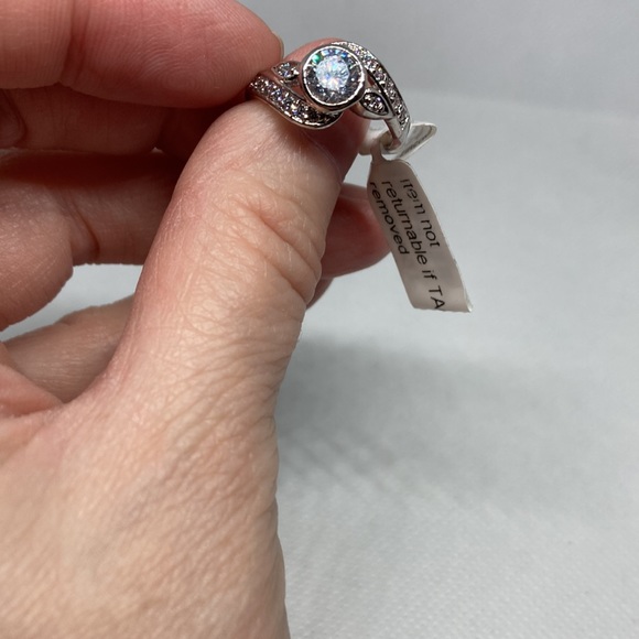 NWT Simulated Diamond’s Ring Round Cut Stone’s in Silvertone. J83 - Picture 5 of 7